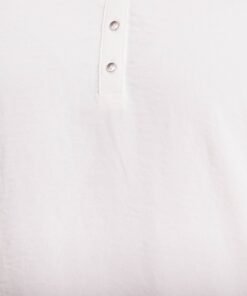 Blouse ecru manches plumetis femme vue rapprochee du tissu