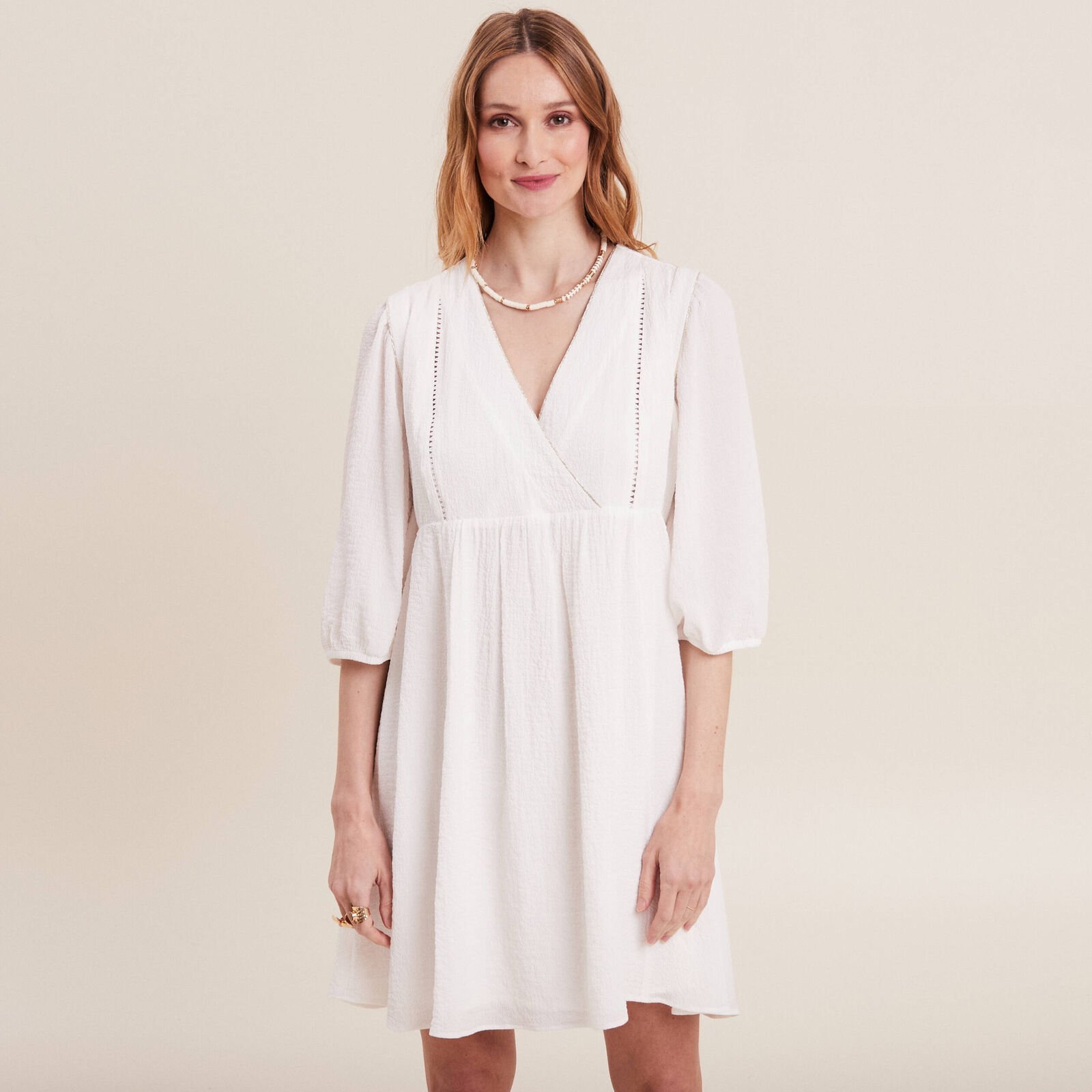 Robe evasee col cache coeur ecru vue de face 4