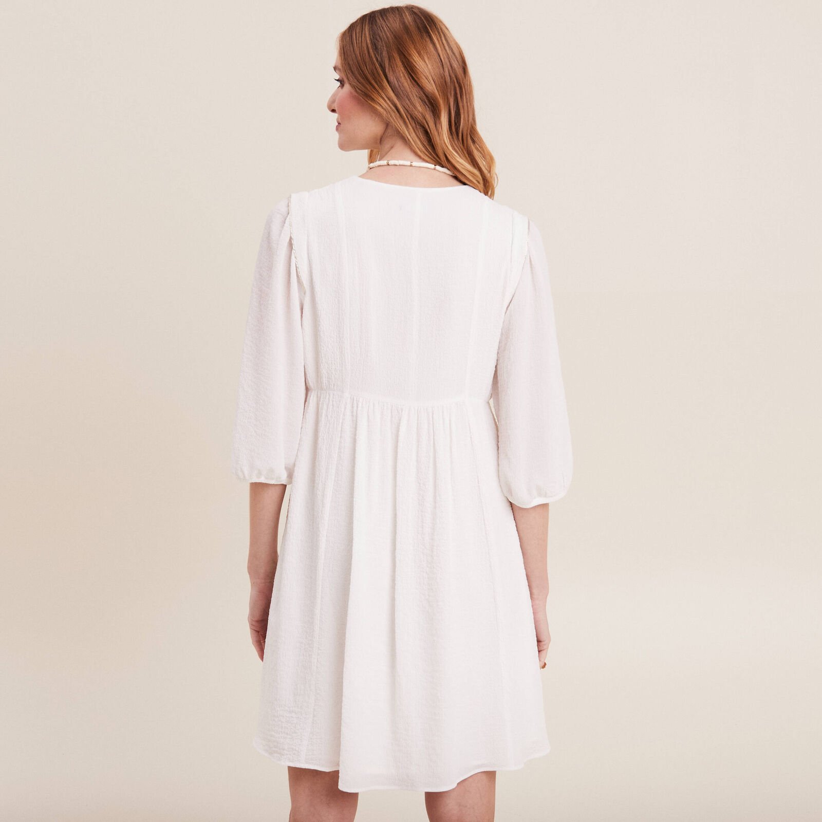 Robe evasee col cache coeur ecru vue de dos