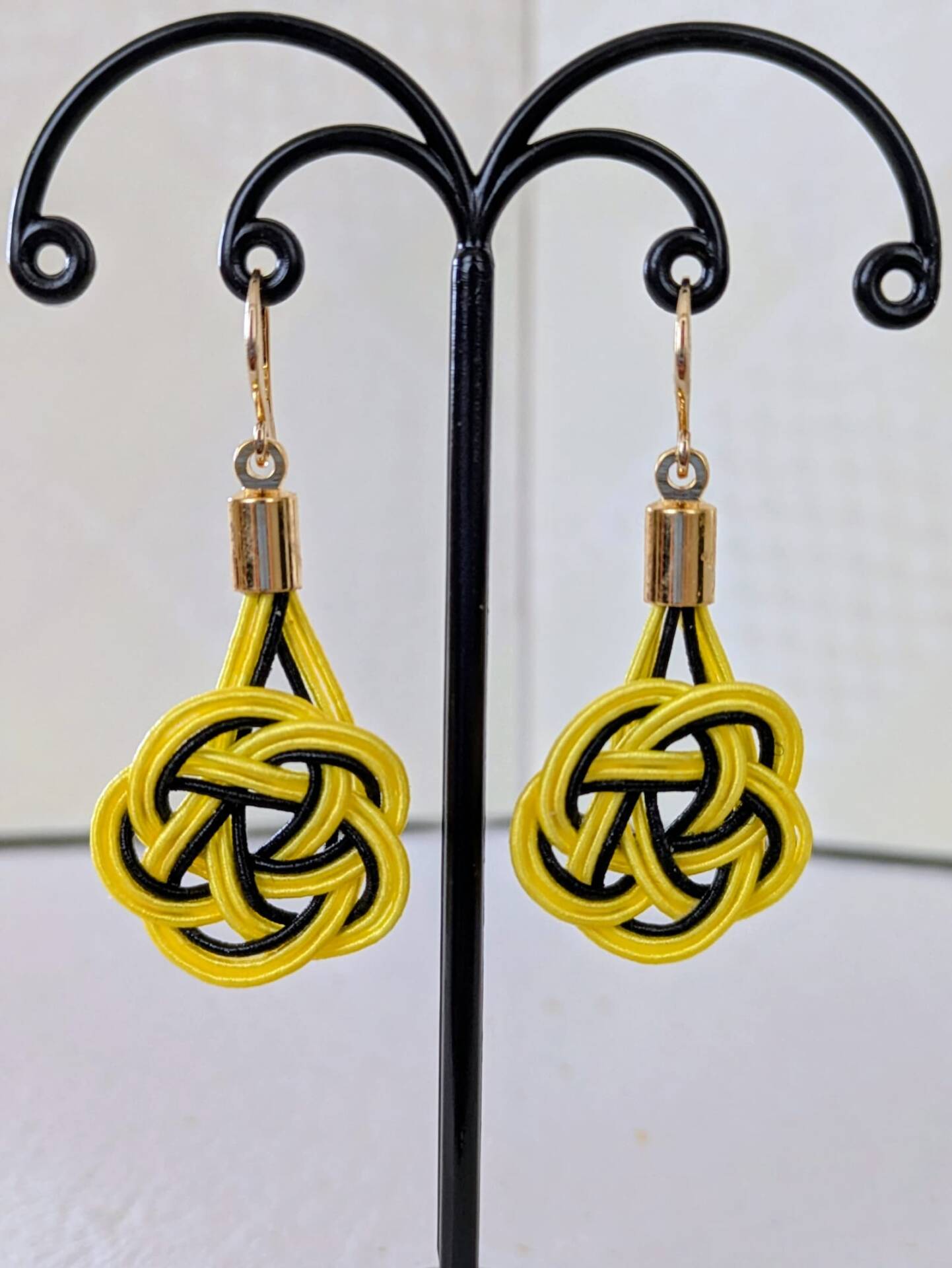 Boucles d'oreilles Umemusubi - Jaune & Noir